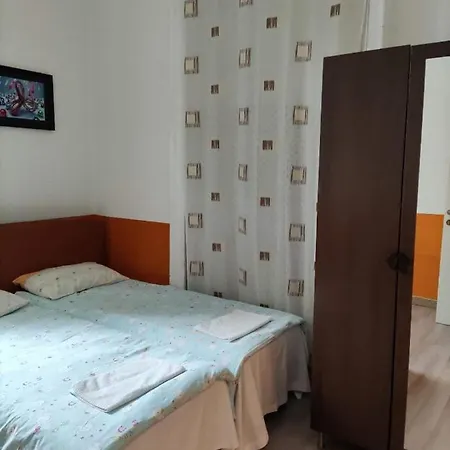 Family House Δωμάτια σε οικογενειακή κατοικία *
