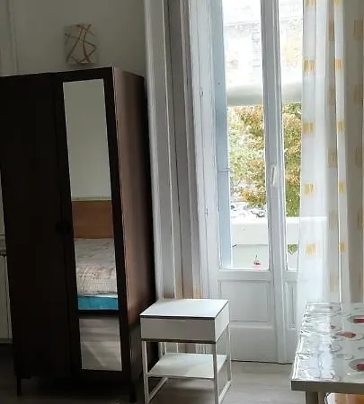 Δωμάτια σε οικογενειακή κατοικία Family House *